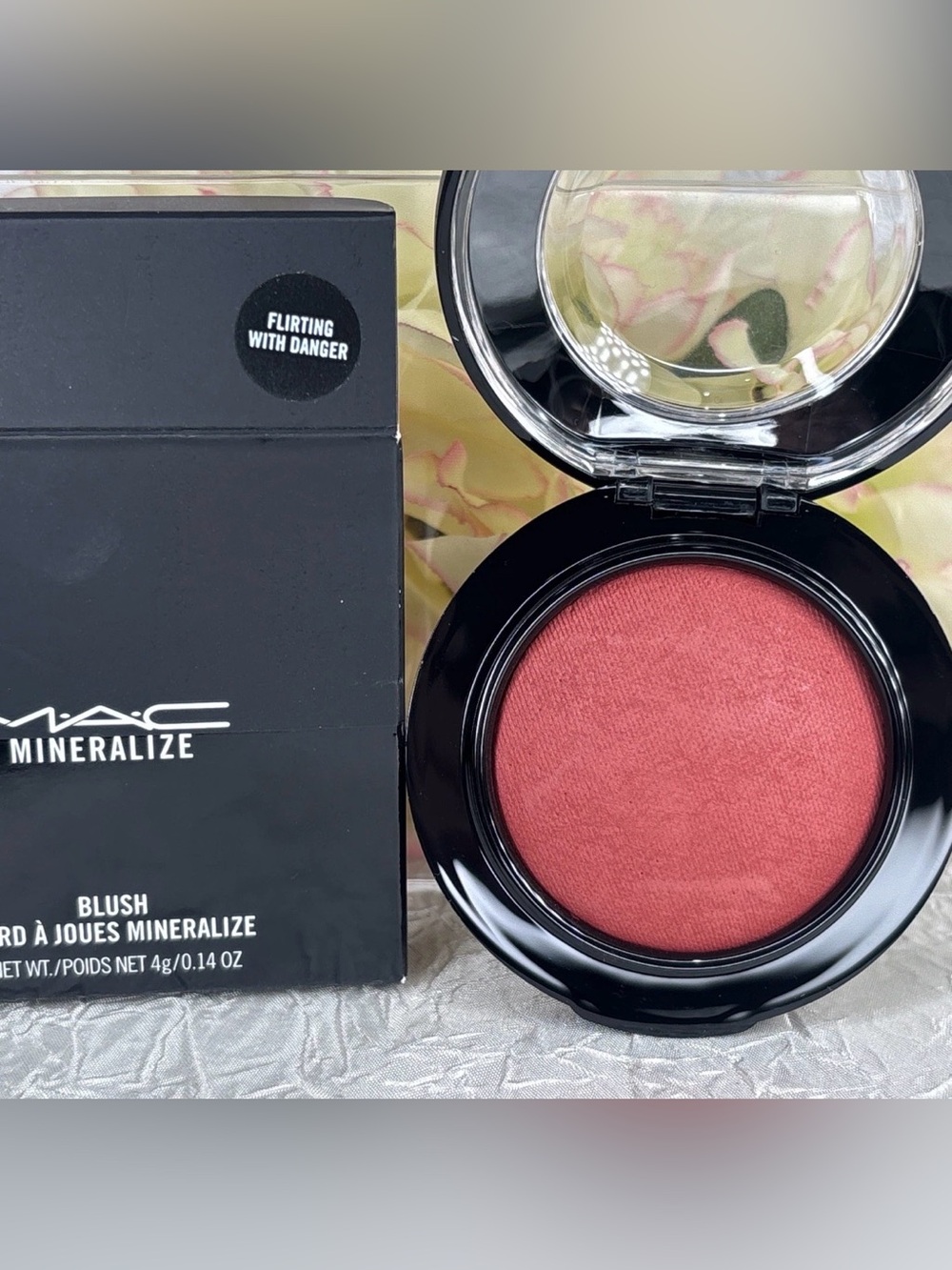 MAC FLIRTING WITH DANGER Mineralize Skinfinish Blush Full Size NIB